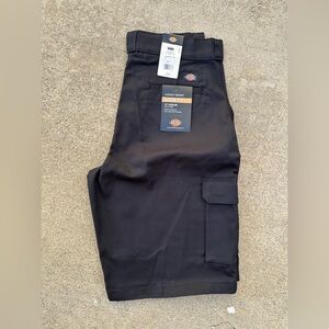 Dickies Black Cargo Shorts for Men / 34 / New